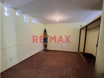 Venta De Duplex En Ocasion Para Remodelar Urb. California 220 M2 143,000 Dolares