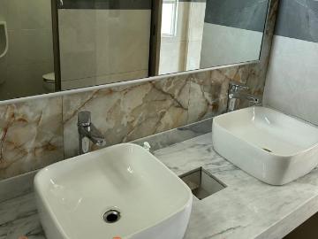 Venta de Edificio con instalacion para Clinica area de ambulancia Loma Linda
