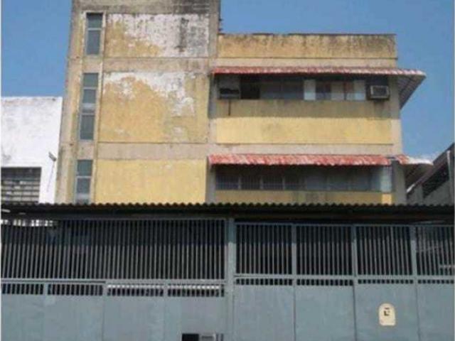 Venta de Edificio Industrial 1000m2 Boleita 6733