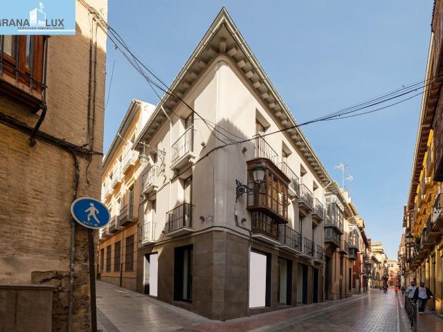 VENTA DE EDIFICIO SINGULAR EN RENTABILIDAD, ESQUINA SAN MATIAS NAVAS