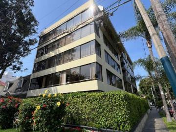 VENTA DE ELEGANTE Y ESPACIO FLAT CERCA AL GOLF SAN ISIDRO