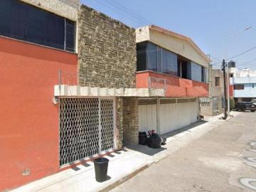 VENTA DE ESPACIOSA CASA EN VALLE DEL REY PUEBLA