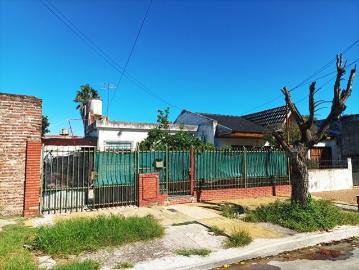 Venta de espectacular Casa 4 ambientes en Tres De Febrero Villa Bosch
