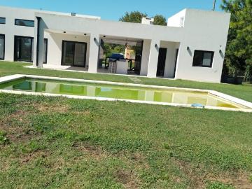 Venta de espectacular Casa 4 ambientes en San Vicente Fincas de San Vicente