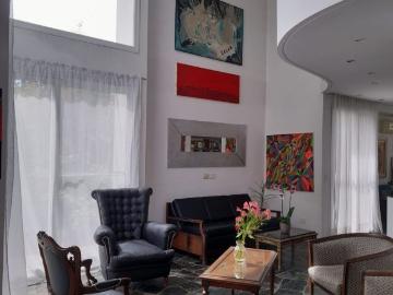 Venta de espectacular Casa 5 o mas ambientes en Berazategui