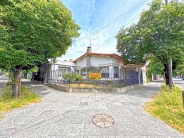Venta de espectacular Casa 5 o mas ambientes en Morón Castelar