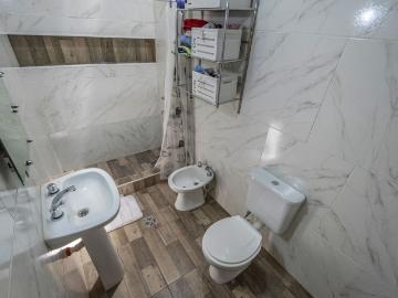 Venta de espectacular Casa 3 ambientes en Tres De Febrero Caseros