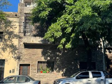 Venta de espectacular Casa 3 ambientes en Barracas