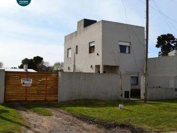 Venta de espectacular Casa 3 ambientes en Miramar