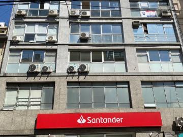 Venta de espectacular Local Entre 30 y 60 mts. en Tribunales