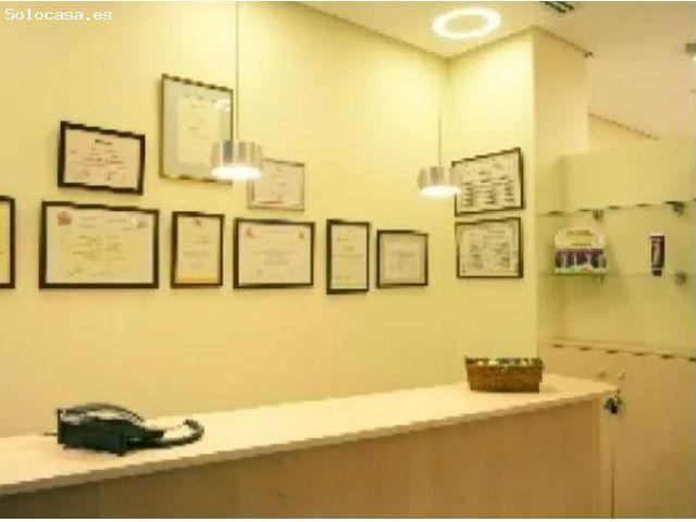 VENTA DE ESTUPENDO LOCAL COMERCIAL CON ACTIVIDAD CLÍNICA ZONA BENALÚA