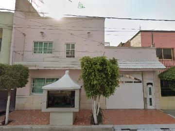 Venta de excelente propiedad a 5 minutos de Puerta Arag?n