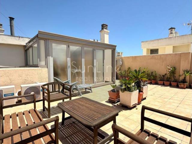 Venta de exclusivo ático dúplex con terraza acristalada de 105 m² — una oportunidad única en el mercado cerca de Valenci