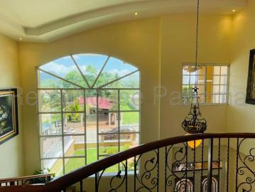 Venta de exclusiva Casa en Las Cumbres 446 mts PD | 4 recámaras por 510000.00 en Las Cumbres
