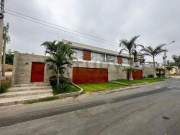 VENTA DE EXCLUSIVA CASA FRENTE A LA LAGUNA EN LA MOLINA ID: 3 2 1 0 2