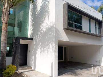 VENTA DE EXCLUSIVA RESIDENCIA EN ZONA RECTA A CHOLULA