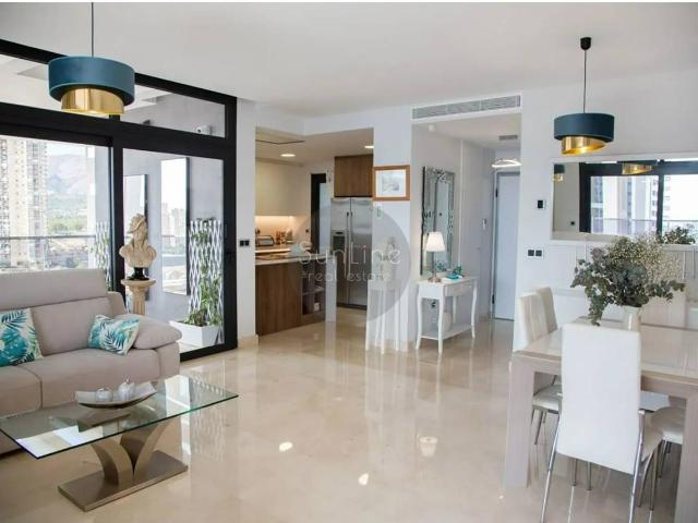 Venta de exclusiva vivienda premium con vistas panorámicas en Playa de Poniente, Benidorm