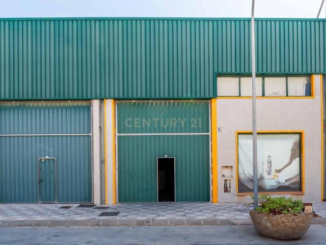 Venta de fábrica y almacén en Campillos, Málaga