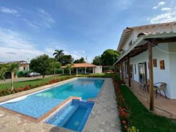 Venta de Finca ubicada en Santa Elena en Cerrito Valle