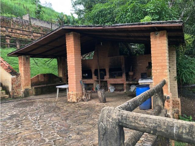 VENTA DE FINCA GANADERA EN TINAQUILLO SECTOR LA PICA 18 37