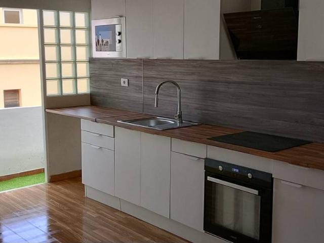 Venta de piso reformado en Arico
