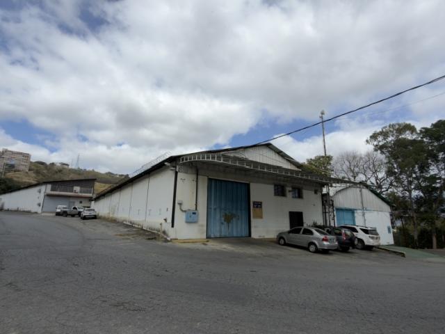 VENTA DE GALPÓN CON OFICINAS ZONA INDUSTRIAL EL ENCANTADO