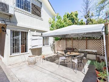 Venta de gran propiedad, con uso de suelo comercial y habitacional, en Peñalolén