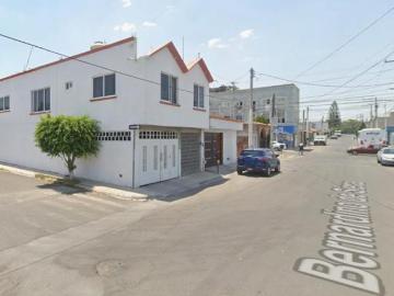 VENTA DE HERMOSA CASA DE DOS PISOS EN MISION FUNDADORES, SANTIAGO DE QUERETARO, QUERETARO!