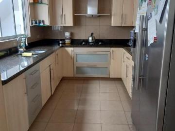 Venta de hermosa casa en condominio en sol de la molina etapa i