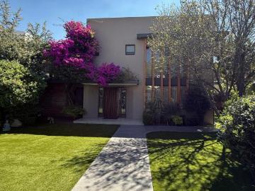 VENTA DE HERMOSA CASA EN LOMA DE VALLE ESCONDIDO