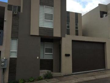 Venta de hermosa casa en Privada Valle del Pedregal