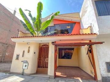 Venta de Hermosa Casa SMP limite con Los Olivos