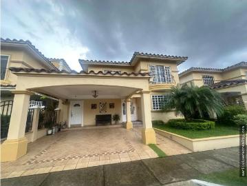 Venta de hermosa residencia en Condado del Rey