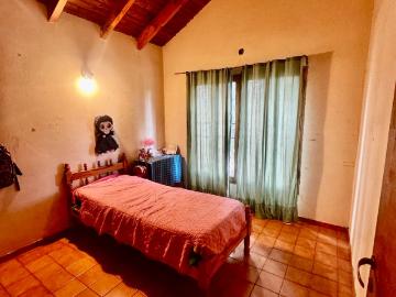 VENTA de hermoso chalet con amplio terreno‼️