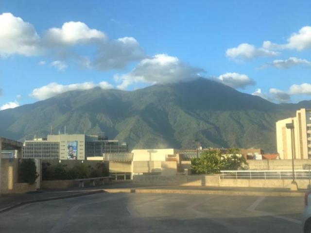 Venta de Hermoso PH en Lomas de las Mercedes
