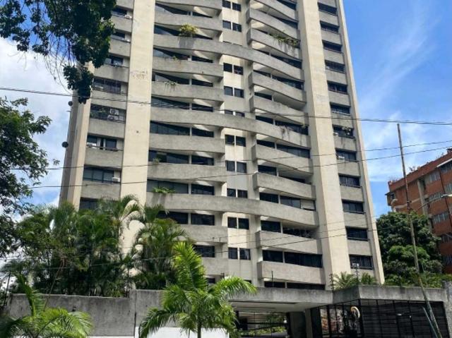Venta de hermoso y comodo apartamento en Las Palmas, 280M2