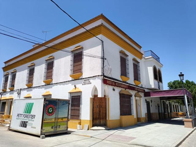 Venta de Hostal, Restaurante y Parking en La Puebla de los Infantes, Sevilla