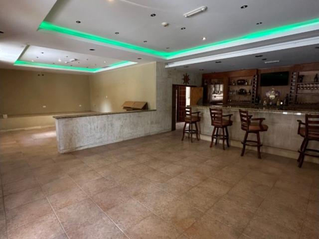 VENTA DE HOTEL O TERRENO EN LOS ALTOS MIRANDINOS