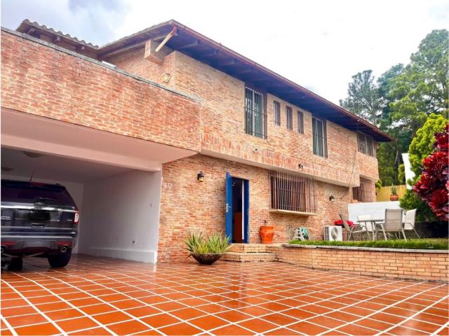 Venta de impecable Casa en La Lagunita