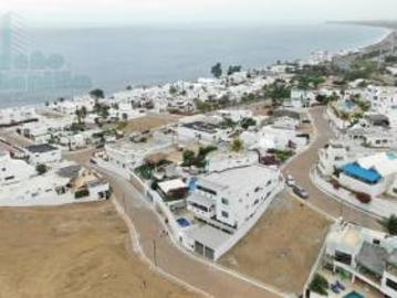 VENTA DE LINDA VILLA A UNA CUADRA DE LA PLAYA EN URBANIZACIÓN CAPAES