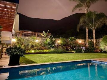 Venta de linda y exclusiva casa en La Planicie, excelentes áreas sociales
