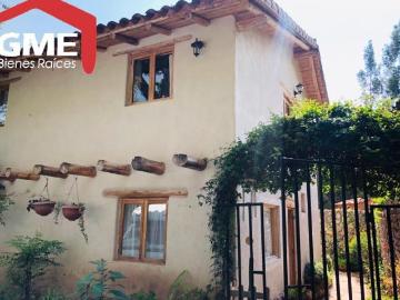 VENTA DE LINDA CASITA EN URUBAMBA DOS NIVELES, CCATAN, EN SAMANA WASI