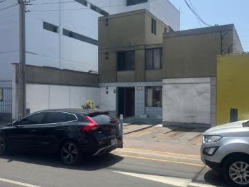 Venta de lindo y acogedor Departamento con sus Aires en pleno centro de Miraflores