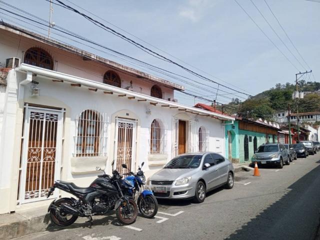 VENTA DE LOCAL A PIE DE CALLE EN EL HATILLO /#LA