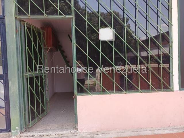 Venta de local C.C. Cariaprima San Joaquin #26 15955