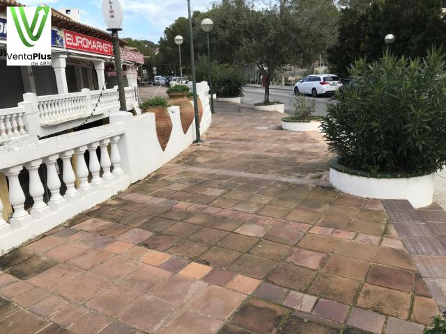 VENTA DE LOCAL COMERCIAL EN COSTA DE LA CALMA