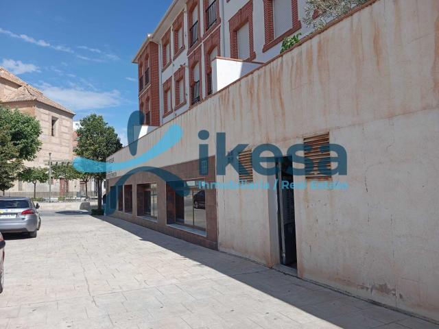 VENTA DE LOCAL COMERCIAL EN BAZA GRANADA