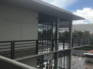 Venta de local comercial en El Refugio para Restaurante o otro Giro