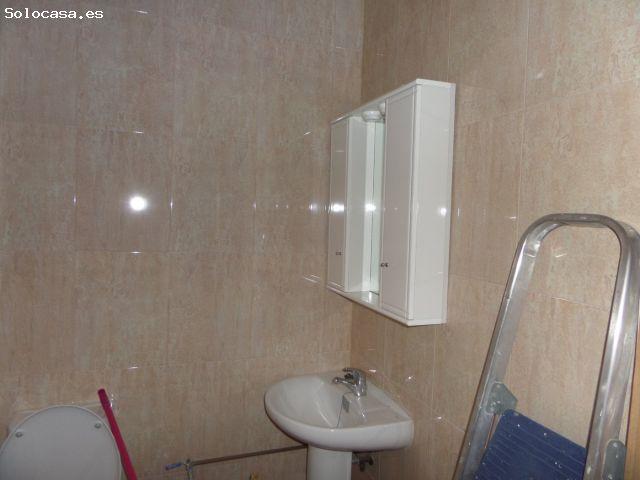 Venta de local comercial en Vistalegre
