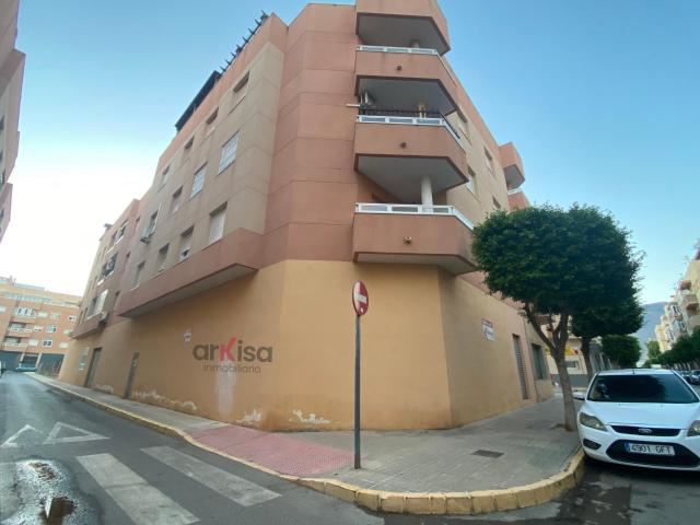 VENTA DE LOCAL COMERCIAL ESQUINA EN EJIDO CENTRO ADMITE DIVIDIR